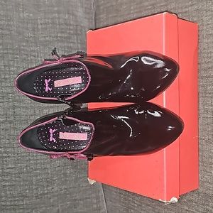 Betsey Johnson Black Patent Leather Pink Bows Spike High Heels Booties
